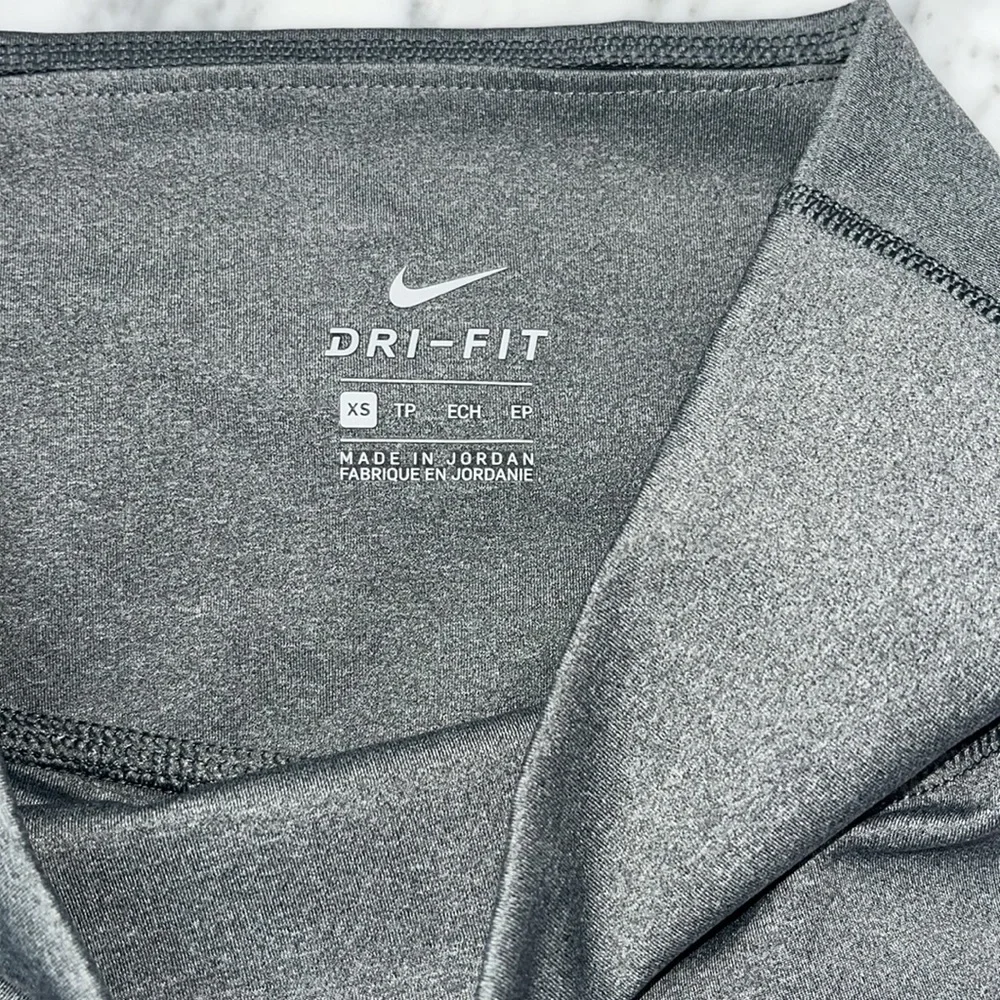 3 pair of Nike full length leggings. Like new! 2 sz xs and black sz small. - Picture 3 of 9